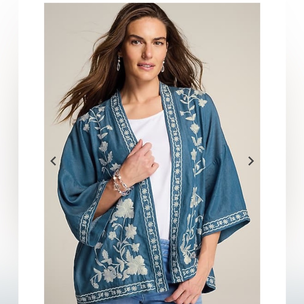 Floral-Embroidered Soft Jacket